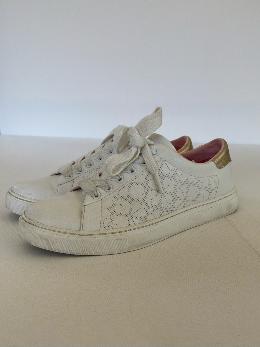 Kate Spade Audrey White Leather Floral Perforated Sneakers Gold Heel Size 8B